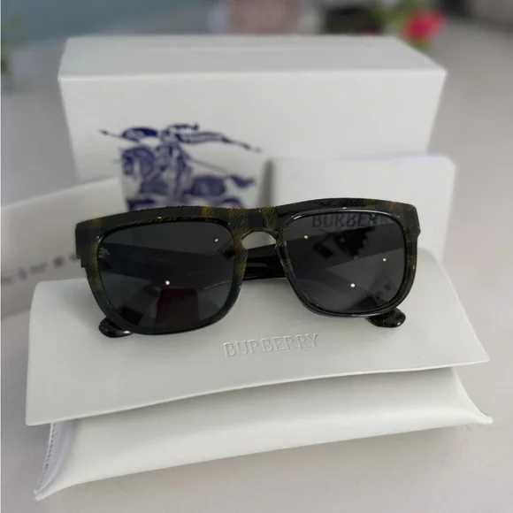 Burberry Gray/Dark Green Accented Unisex Sunglasses 56mm ~ NWT display picture 3